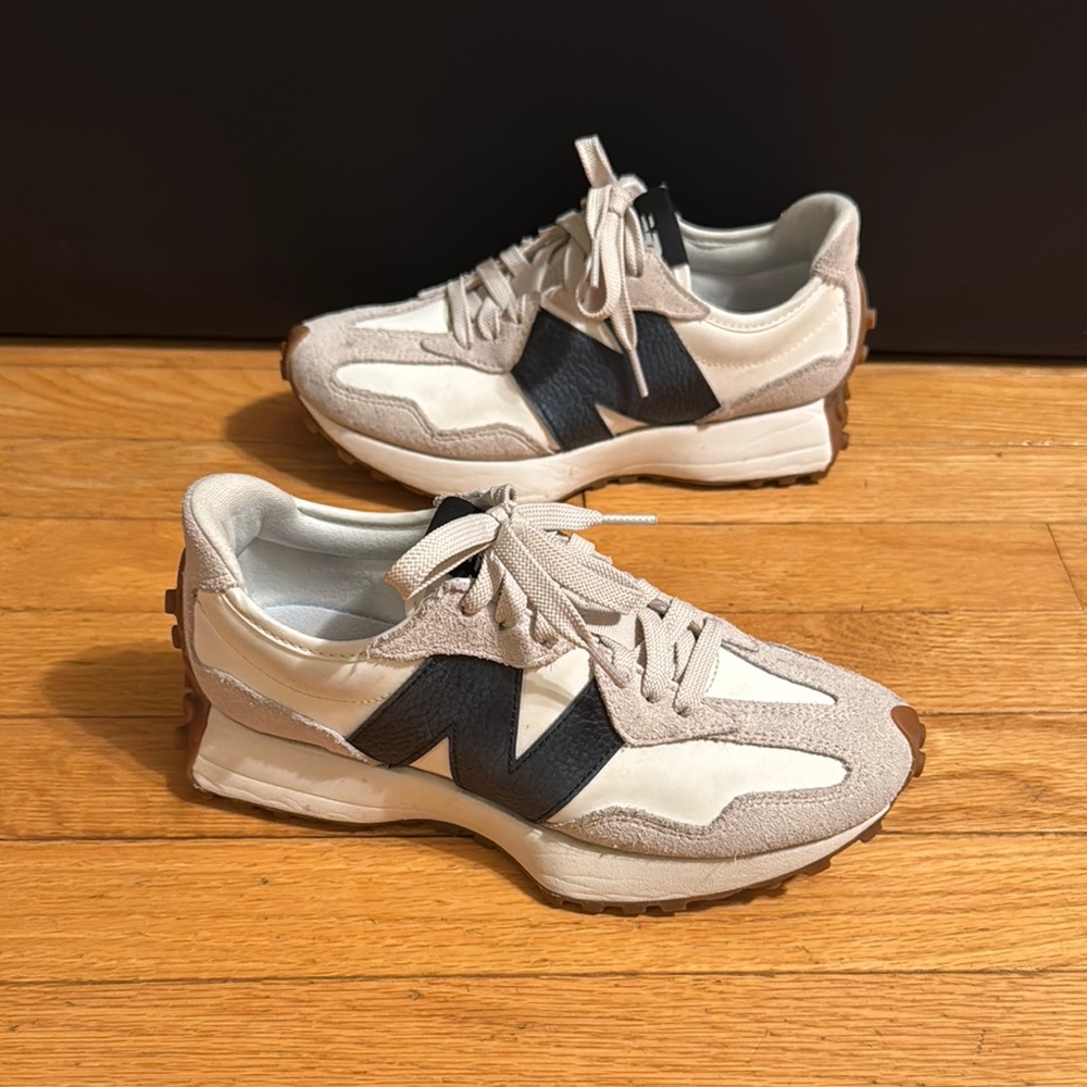 New Balance 327 Moonbeam/Black